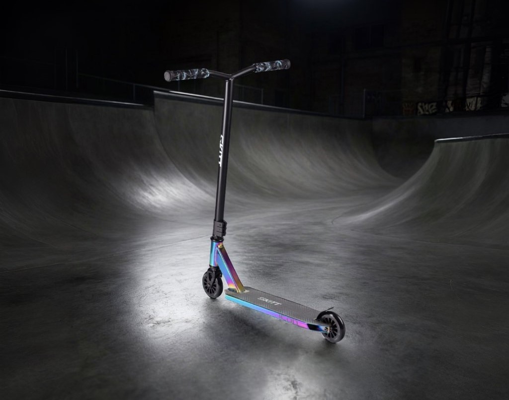 SKITT Freestyle koloběžka ICON Rainbow